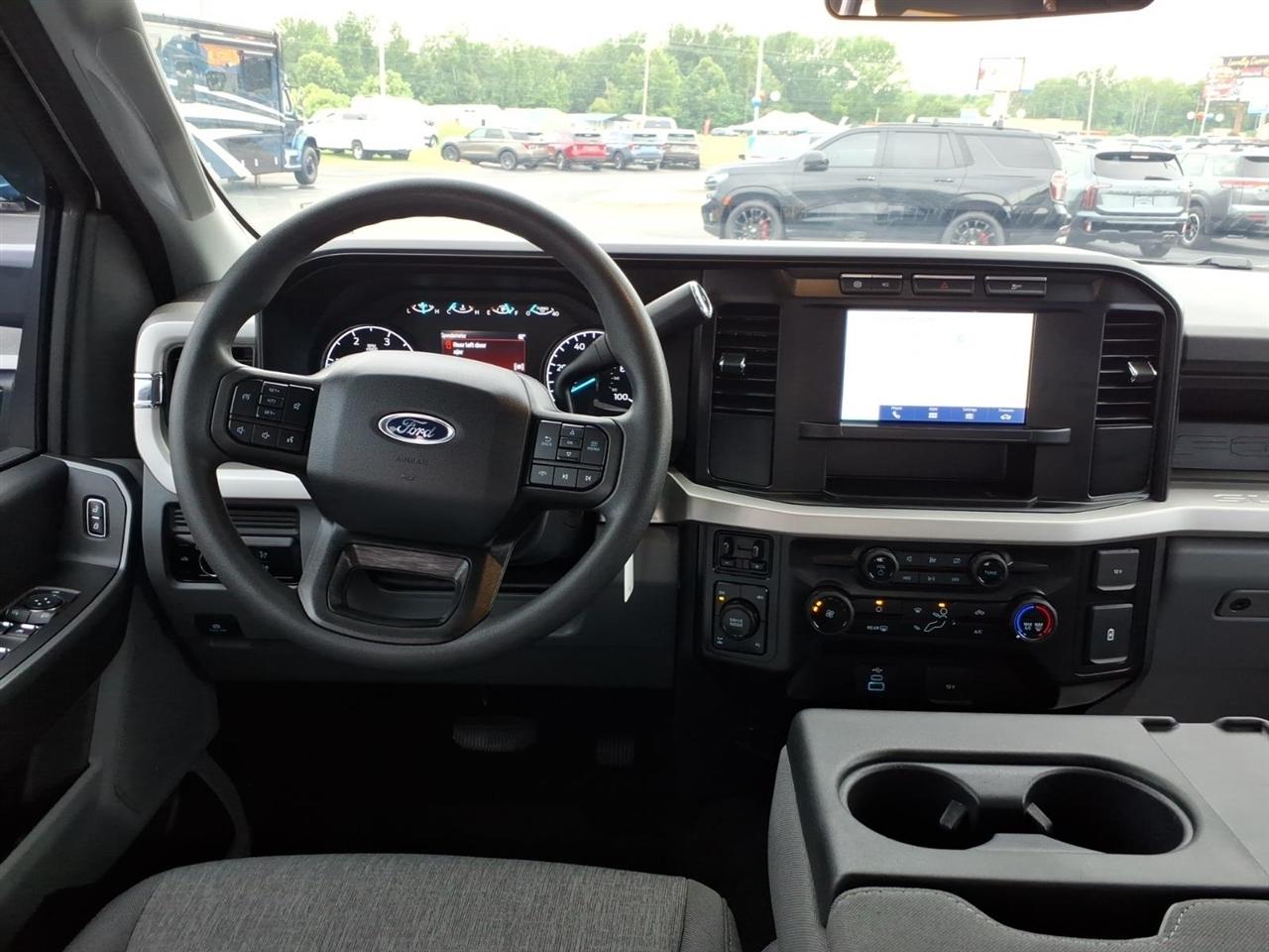 Ford Super Duty F-250 SRW  2024