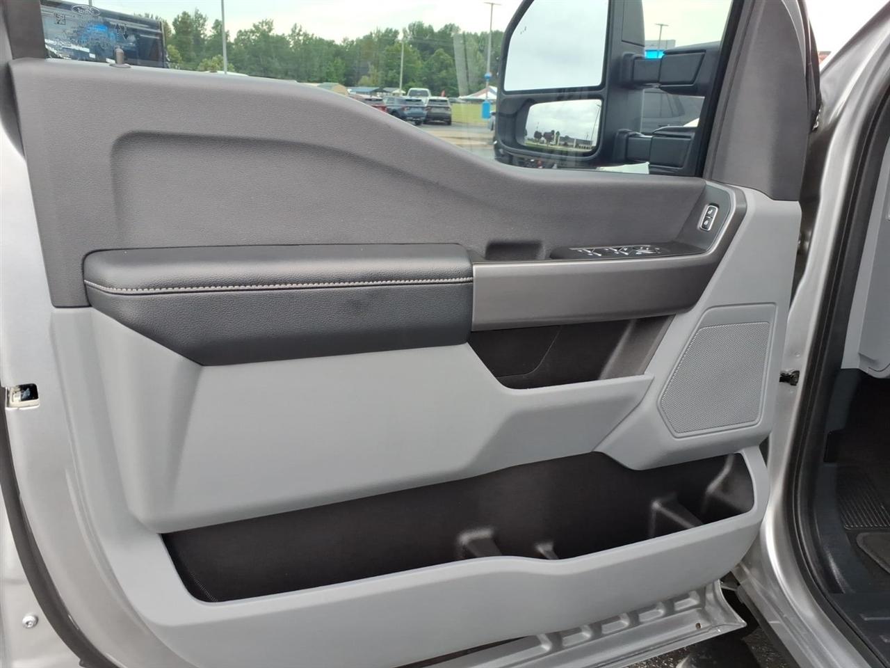 Ford Super Duty F-250 SRW  2024