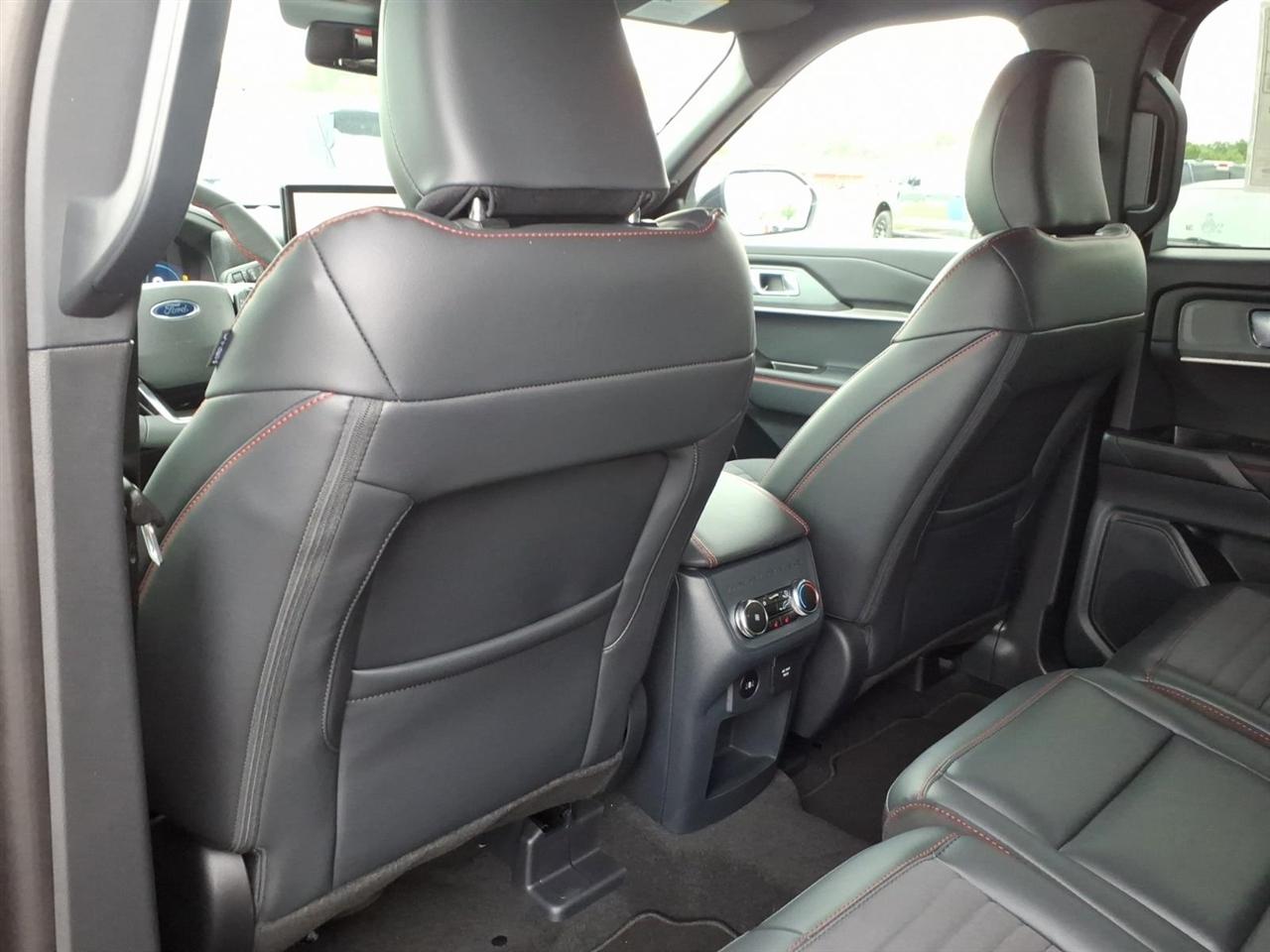 Ford Explorer  2026