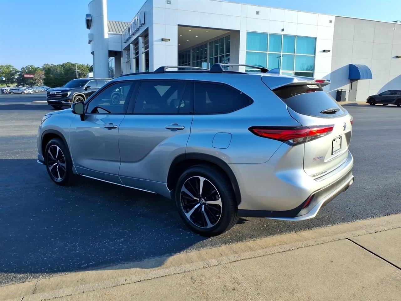 Toyota Highlander  2021