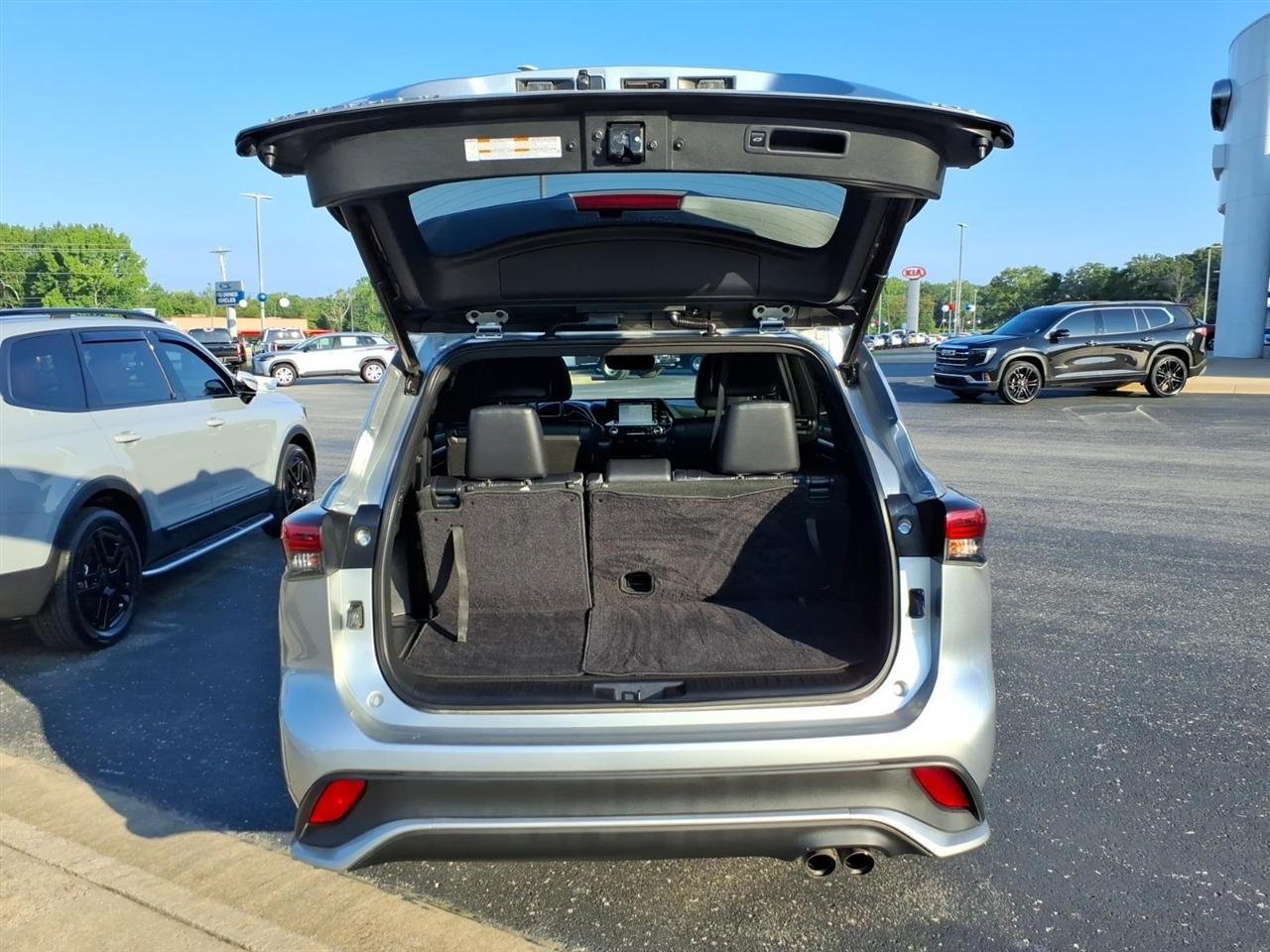 Toyota Highlander  2021