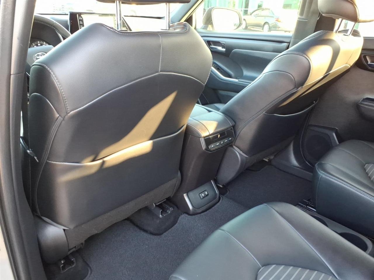 Toyota Highlander  2021