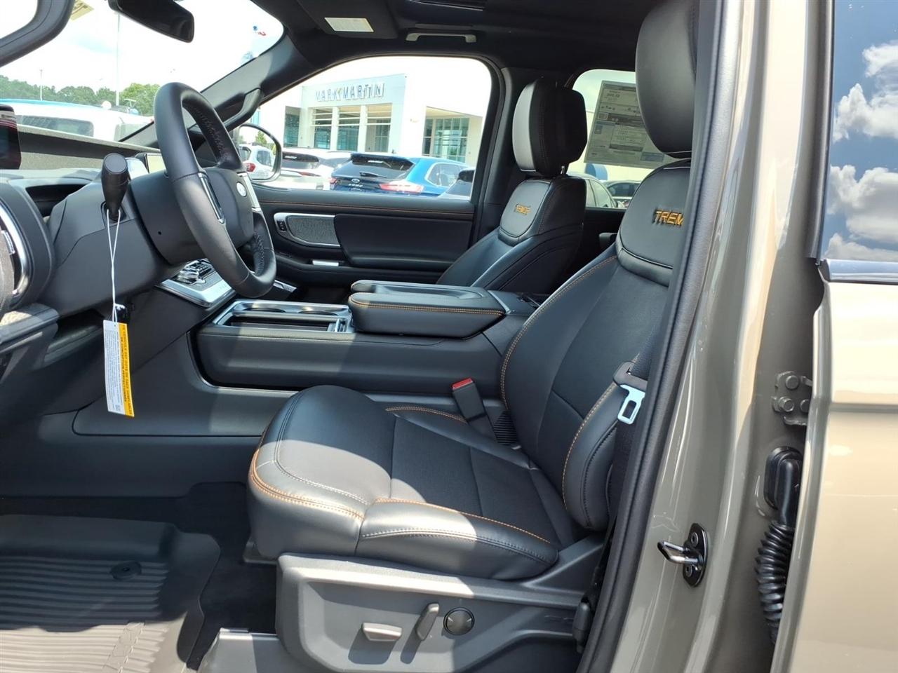 Ford Expedition  2027