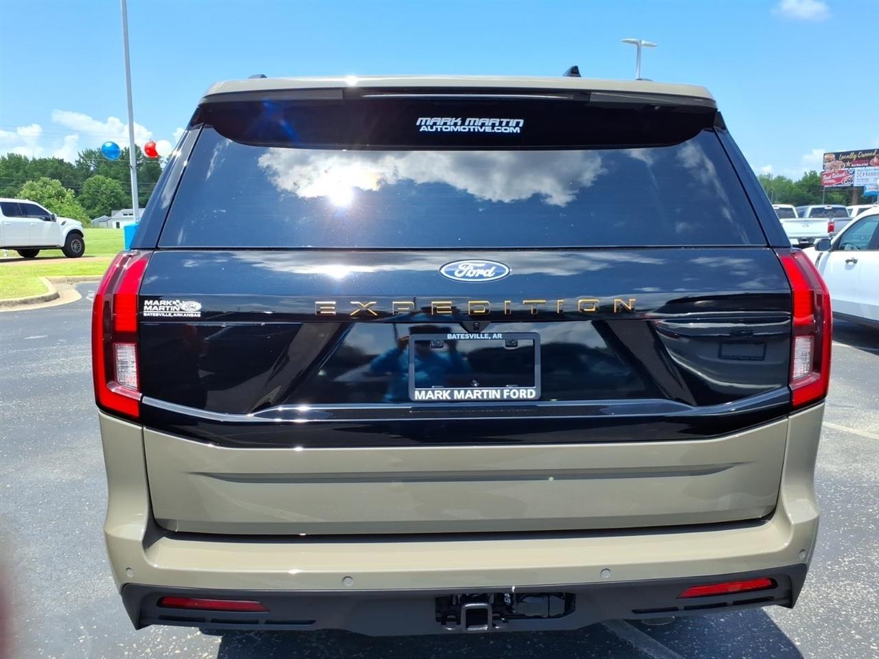 Ford Expedition  2027