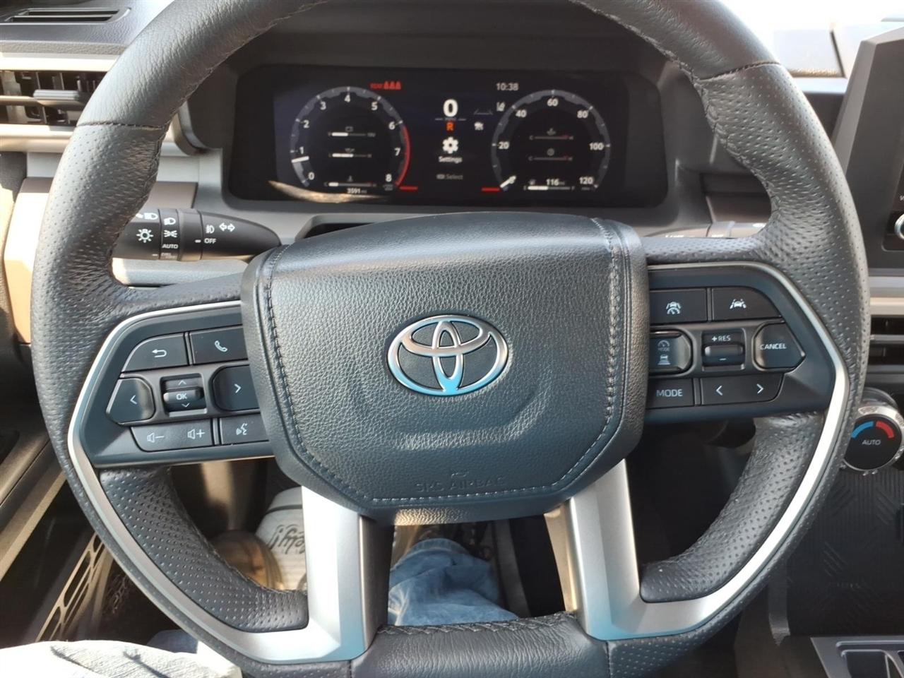 Toyota Tacoma 4WD  2024