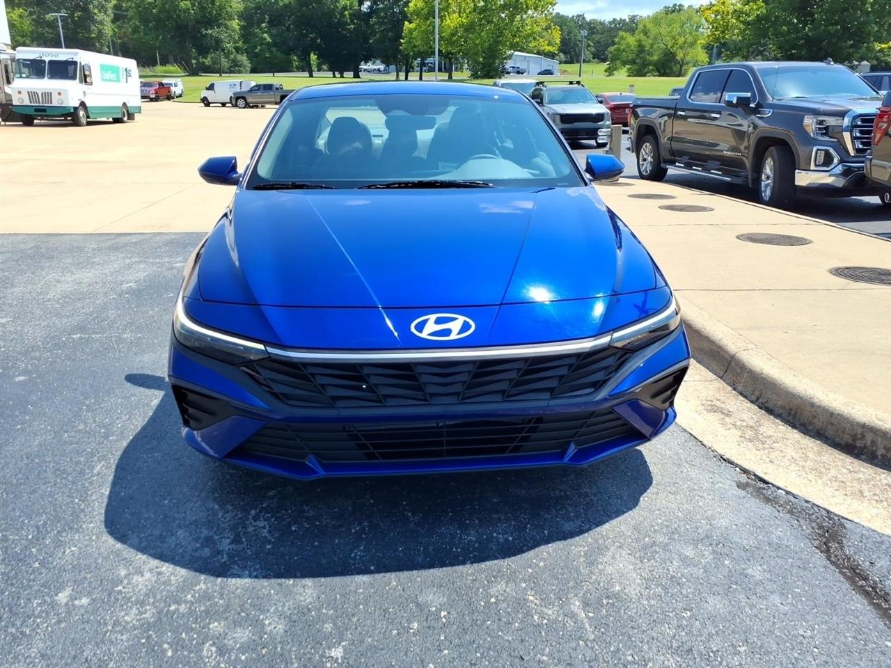 Hyundai Elantra  2024