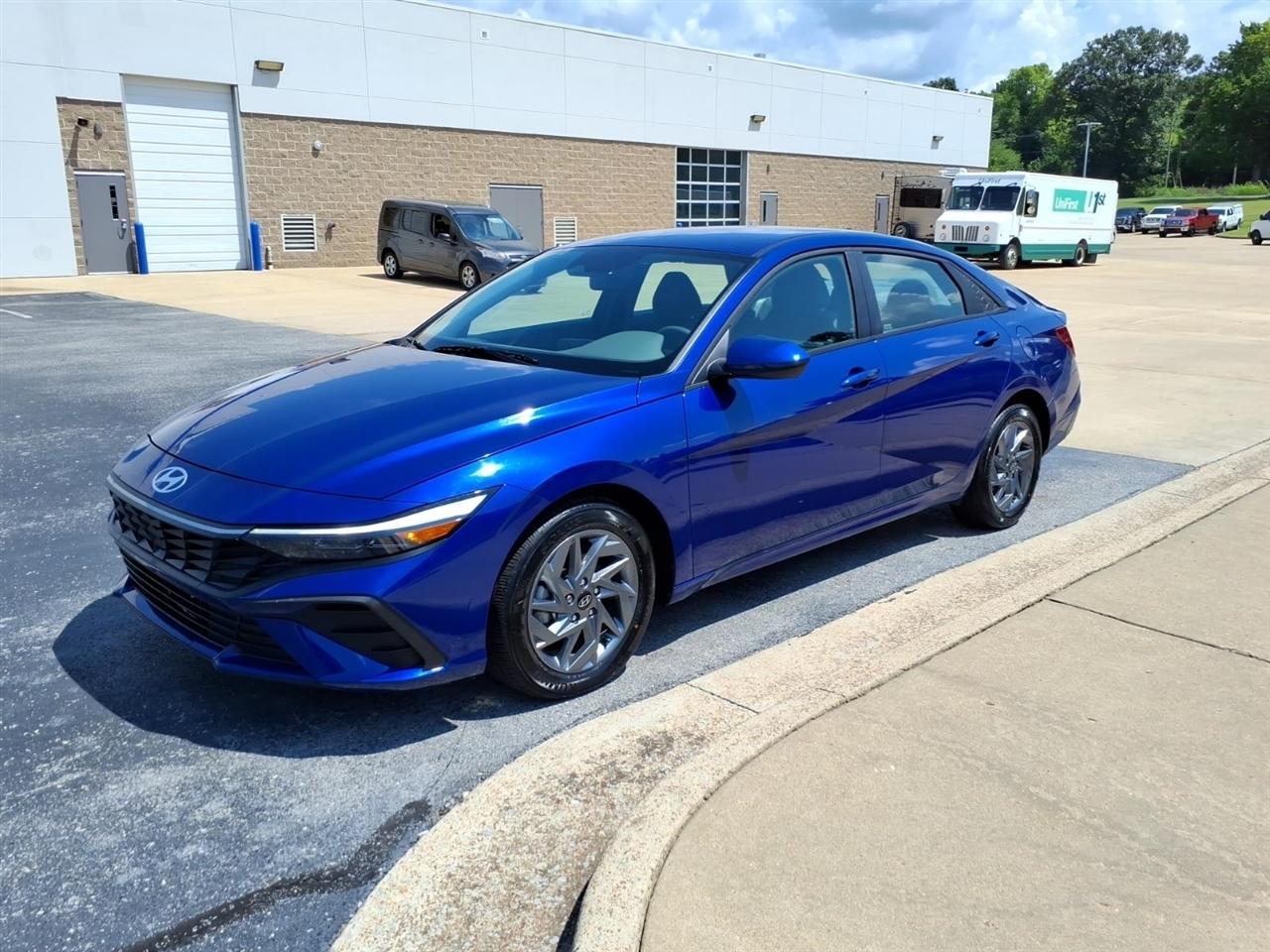 Hyundai Elantra  2024