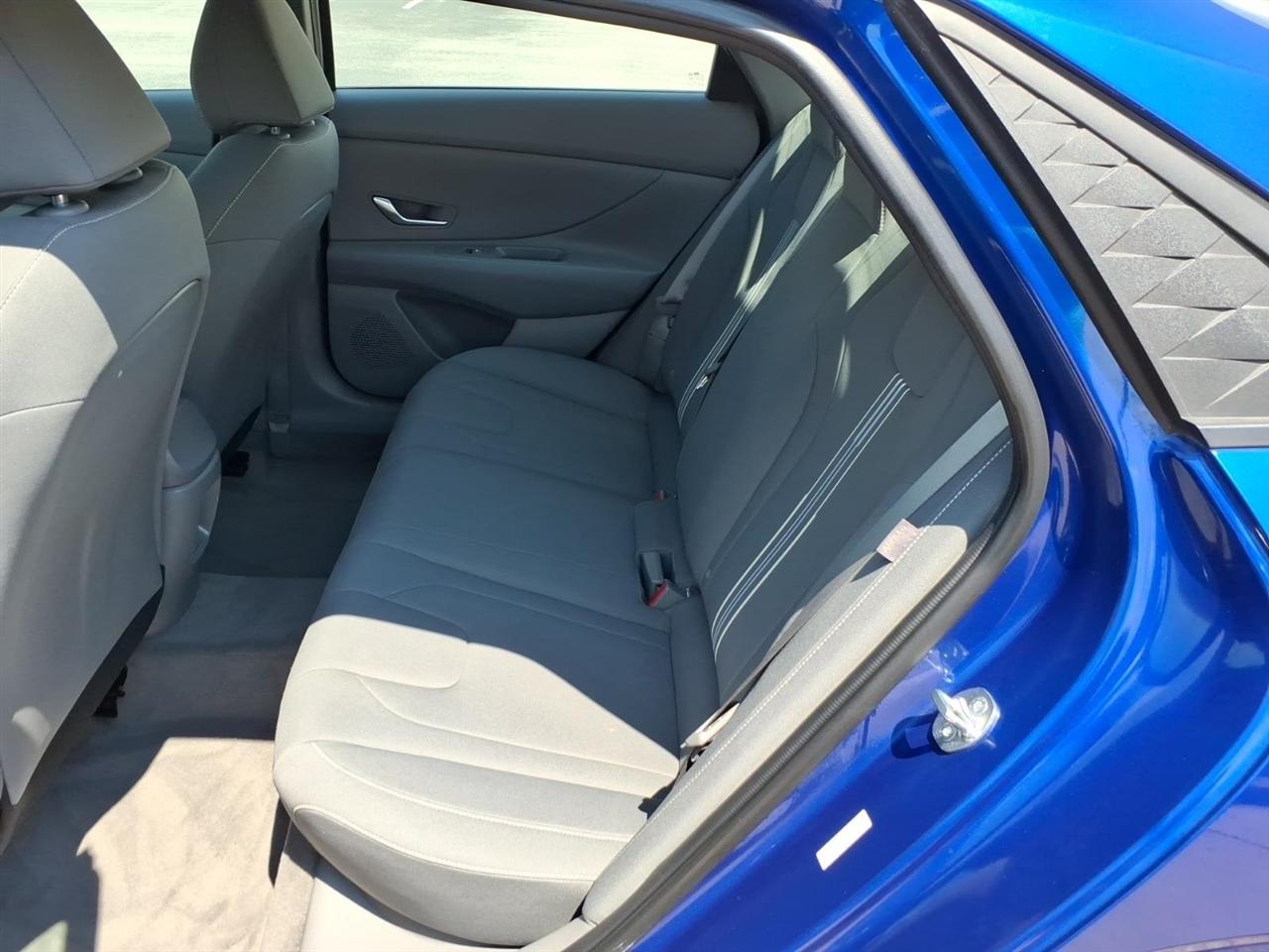 Hyundai Elantra  2024