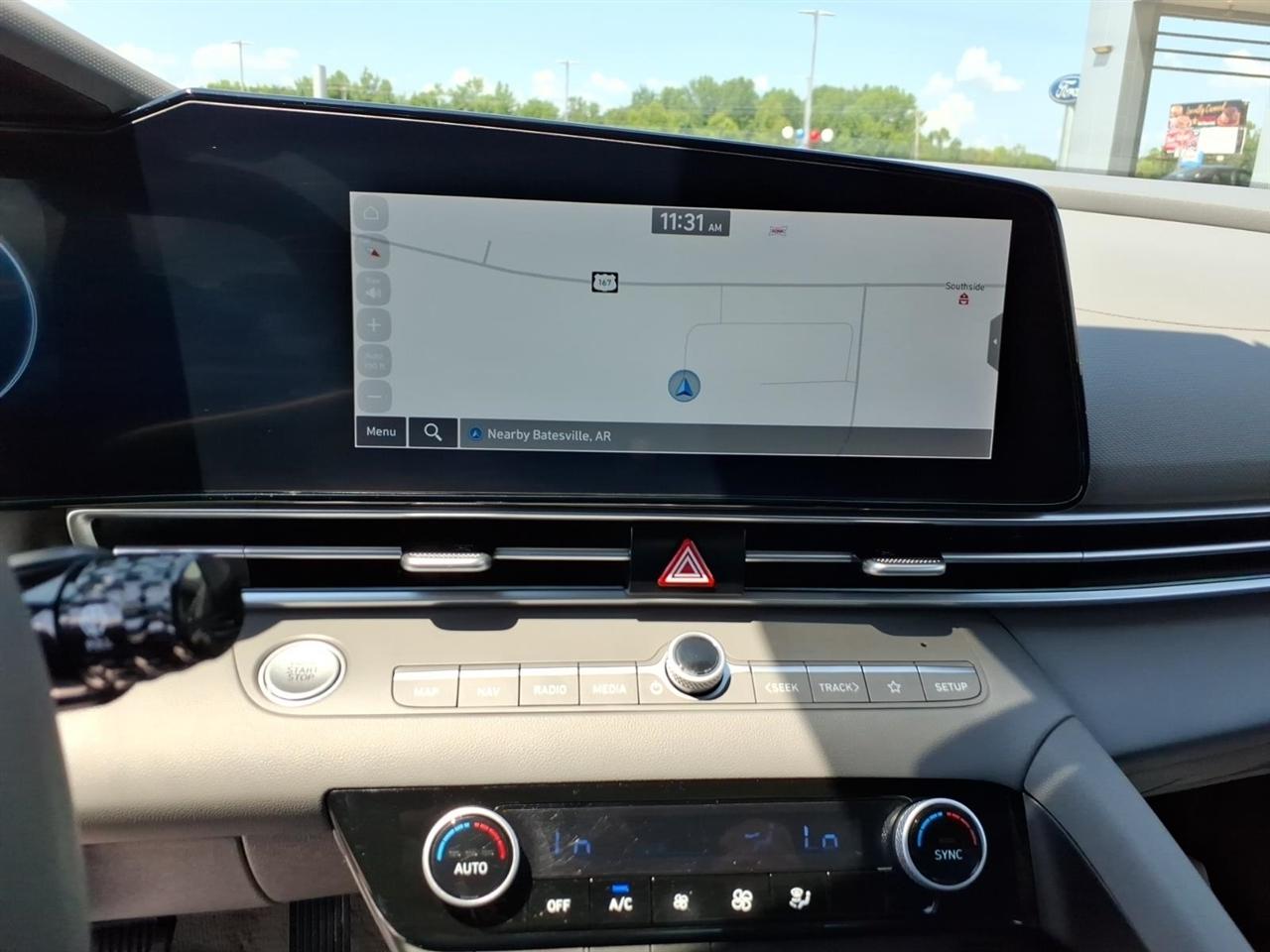 Hyundai Elantra  2024