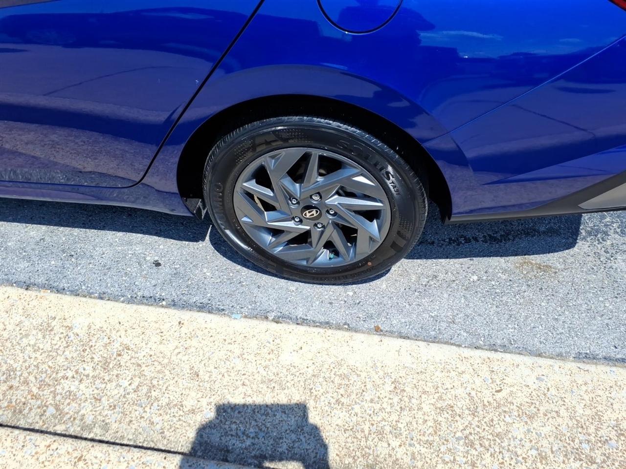 Hyundai Elantra  2024