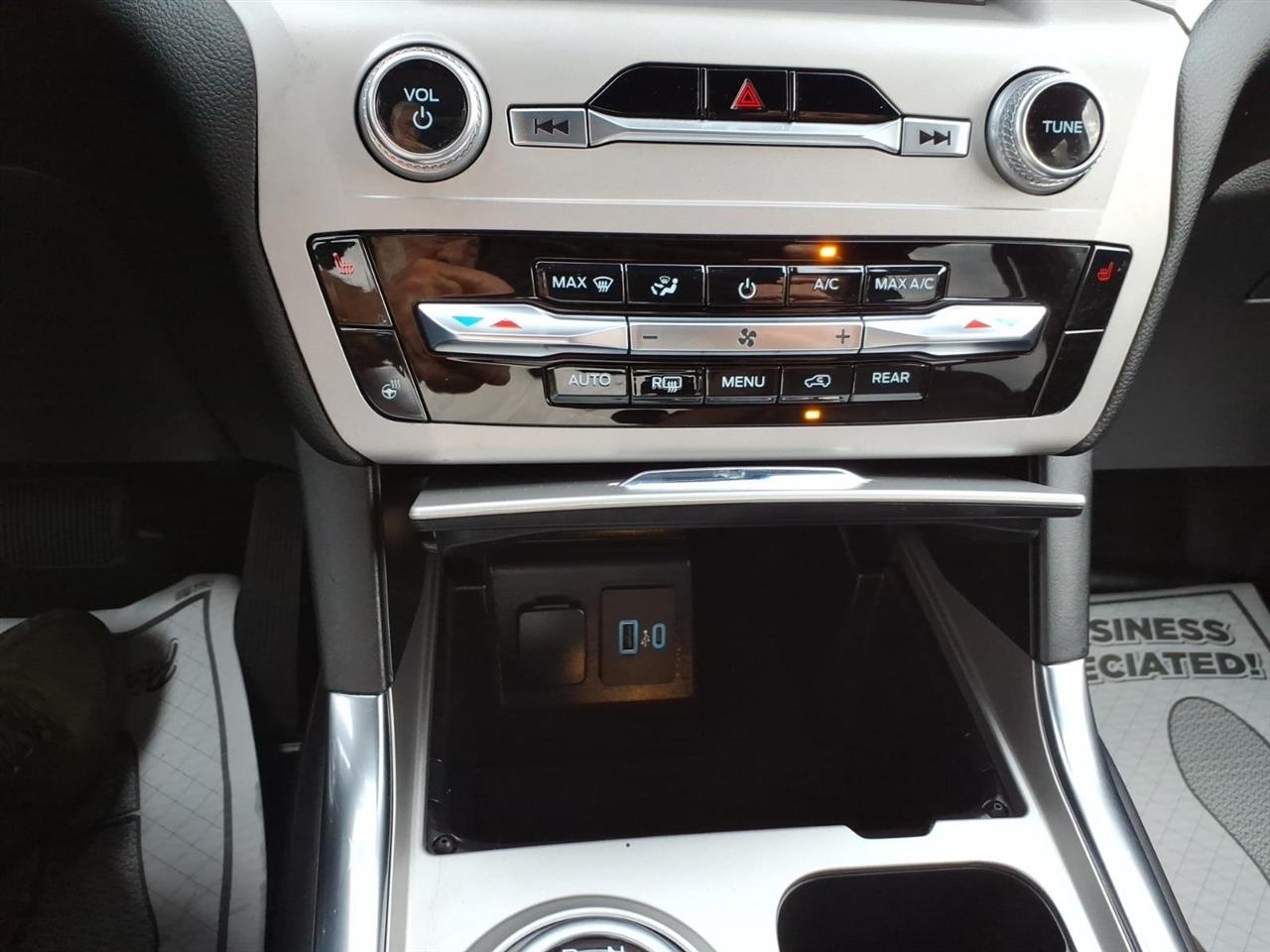 Ford Explorer  2023