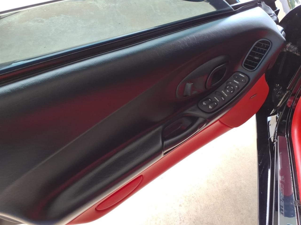 Chevrolet Corvette  2004