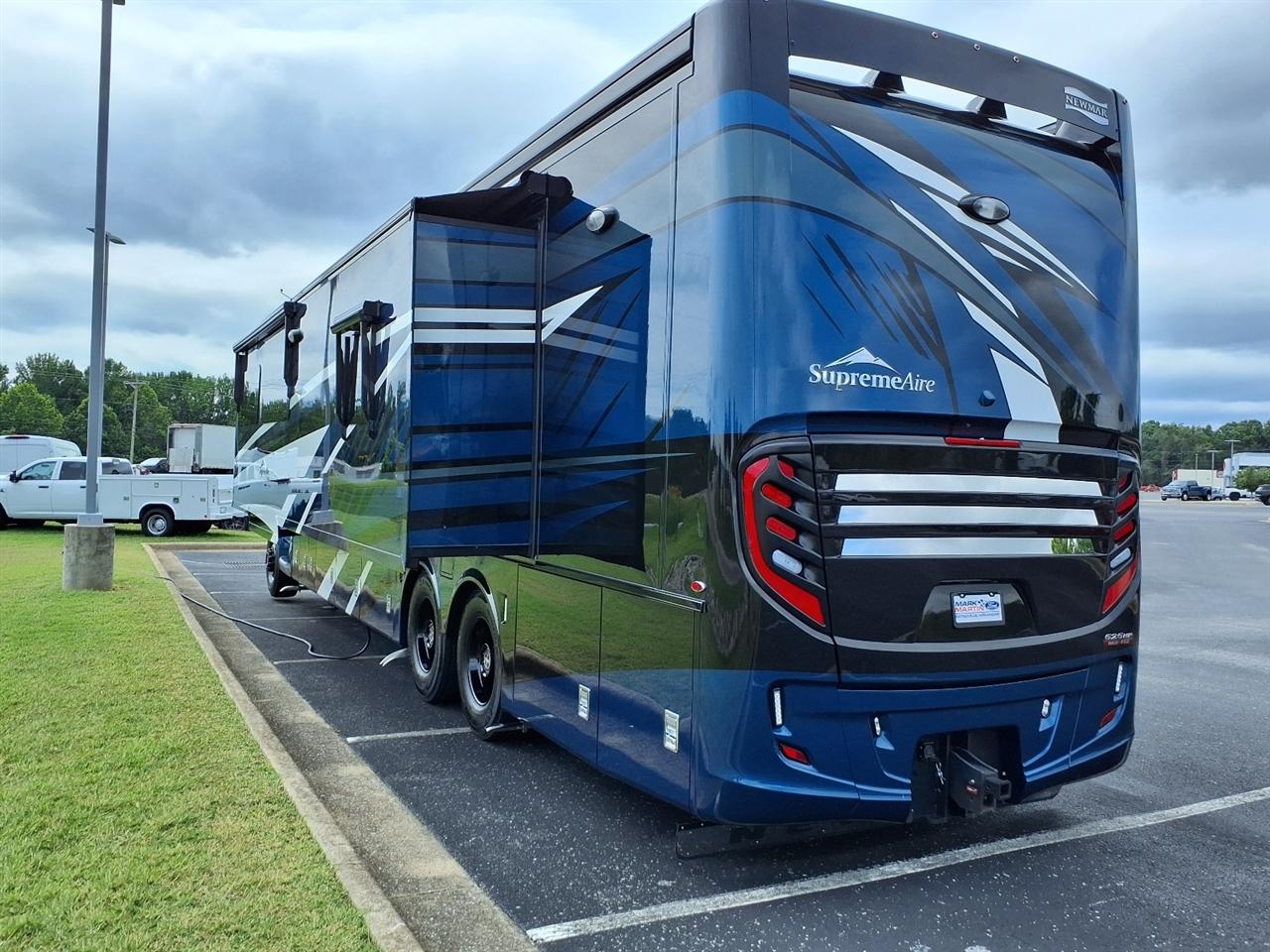 Newmar Supreme Aire  2024
