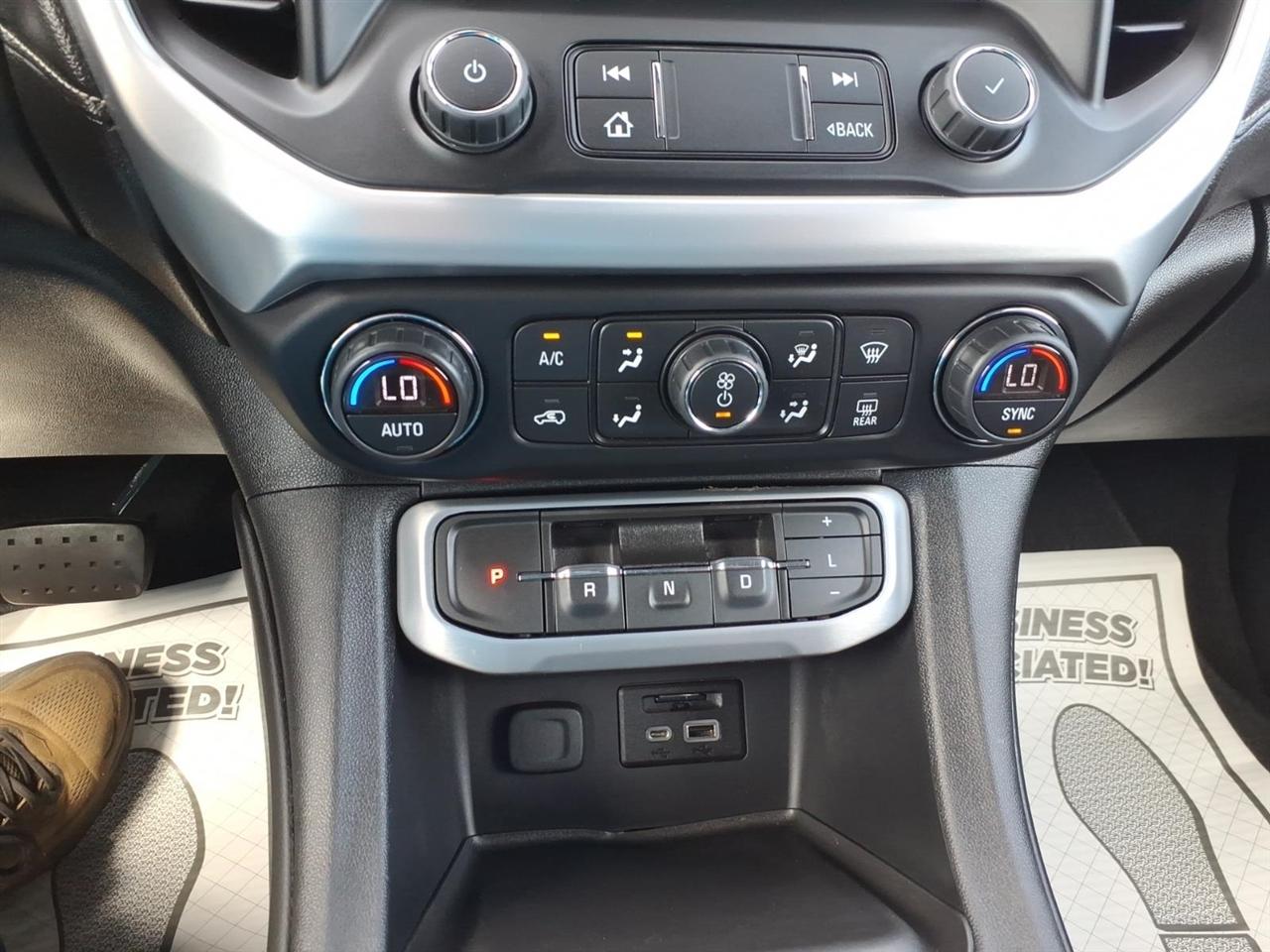 GMC Acadia  2021