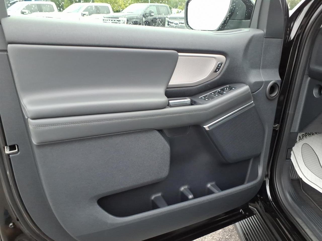 Ford Expedition  2027