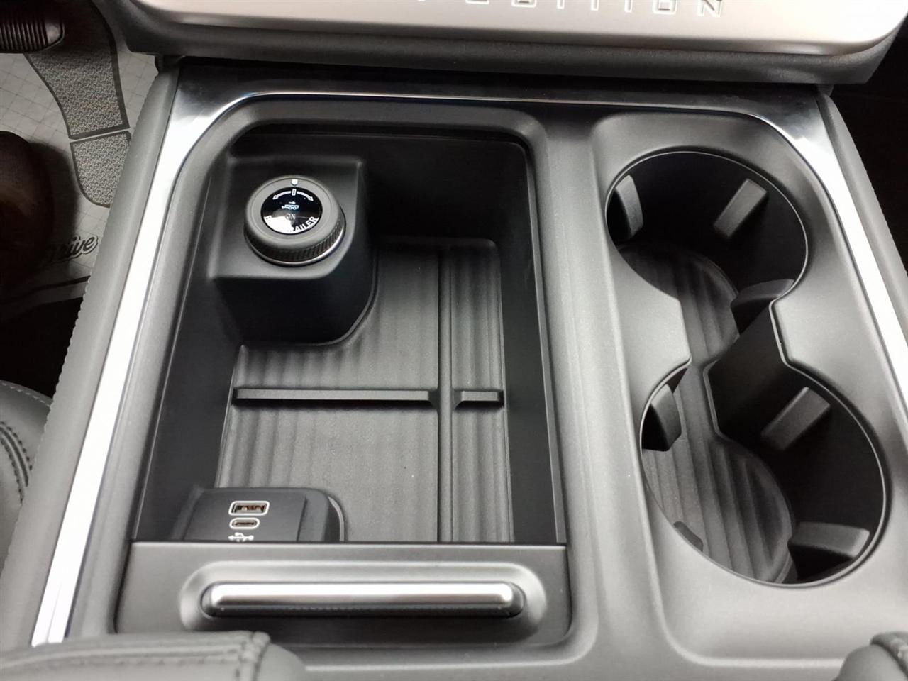 Ford Expedition  2027