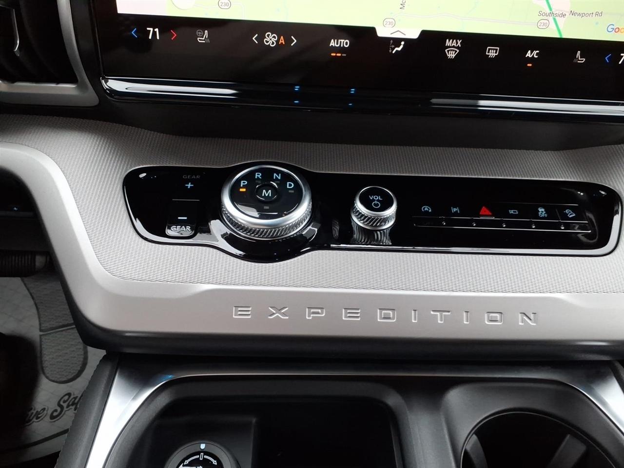 Ford Expedition  2027