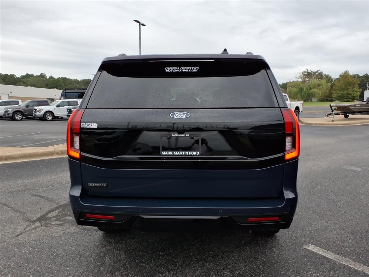 Ford Expedition  2027
