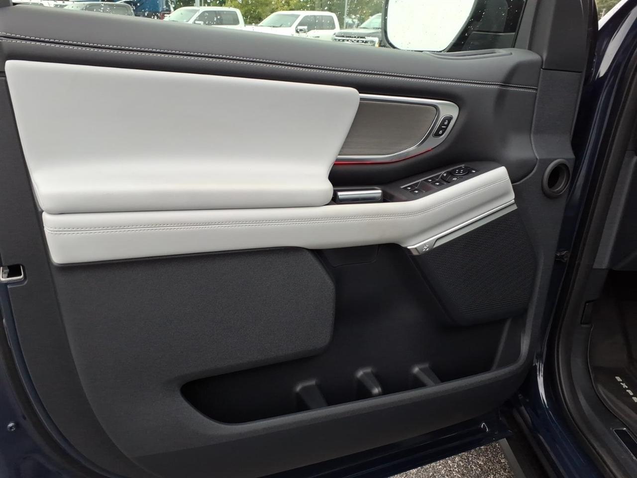 Ford Expedition  2027