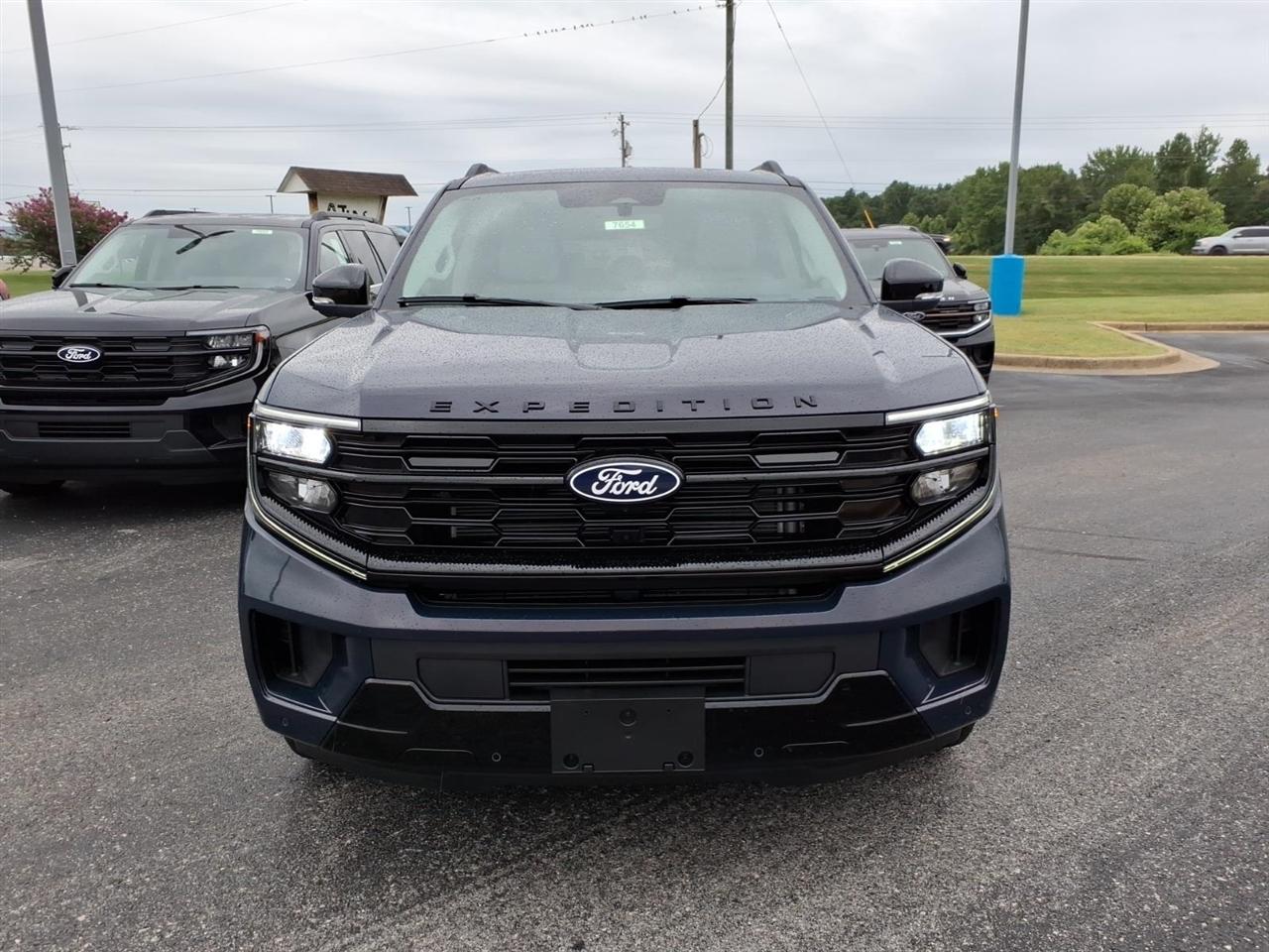 Ford Expedition  2027