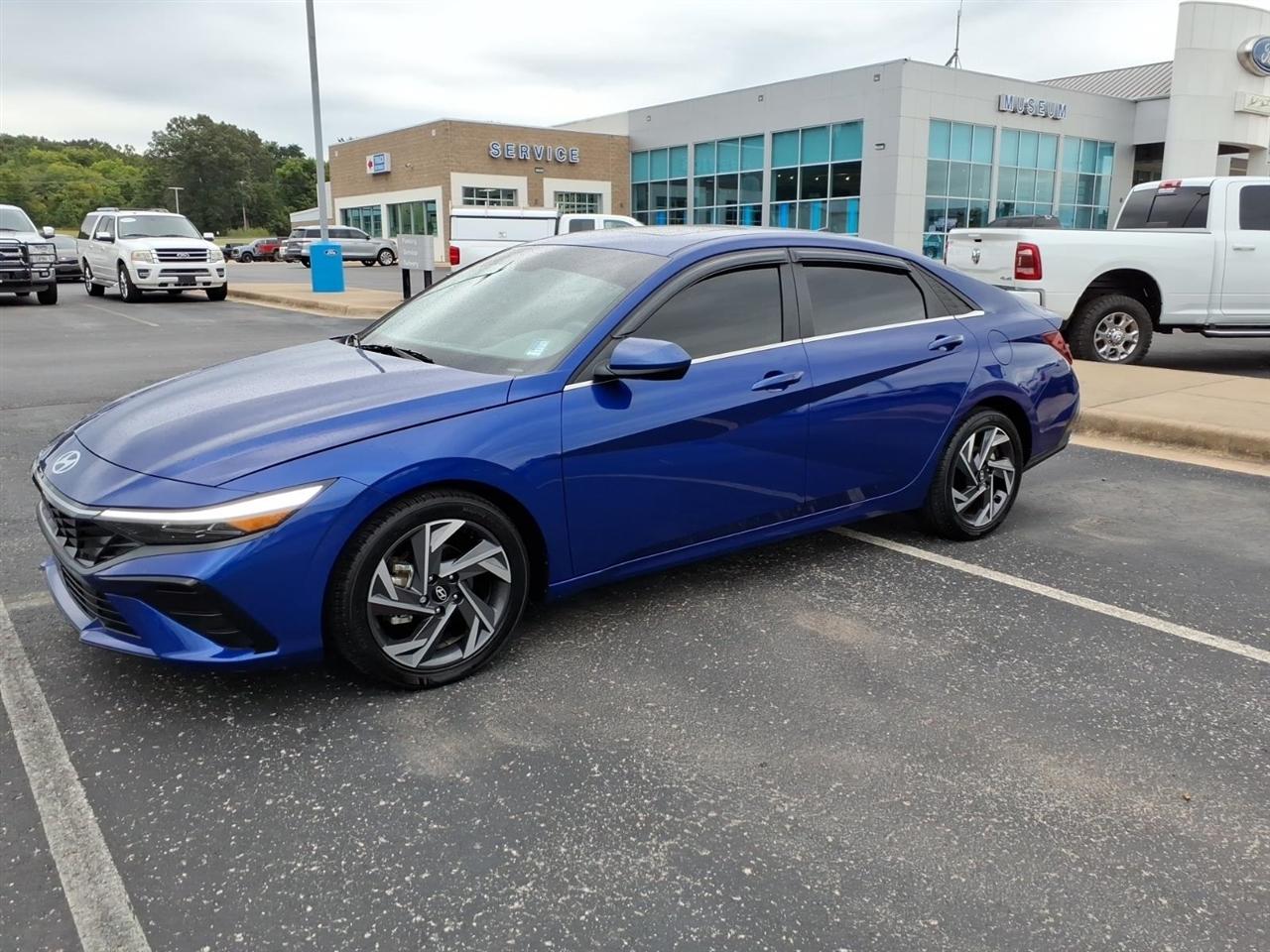Hyundai Elantra  2024