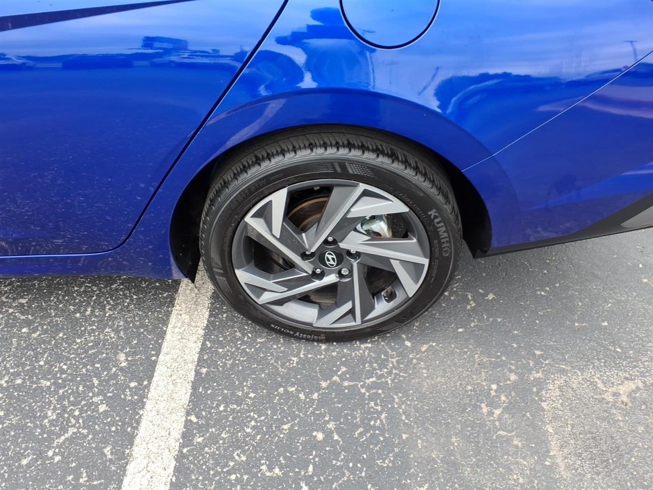Hyundai Elantra  2024