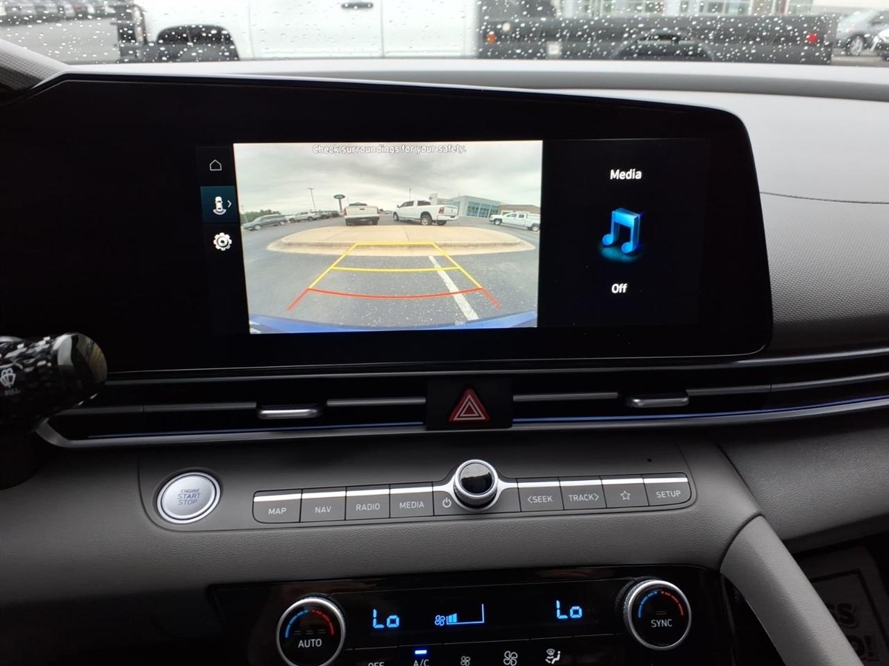 Hyundai Elantra  2024