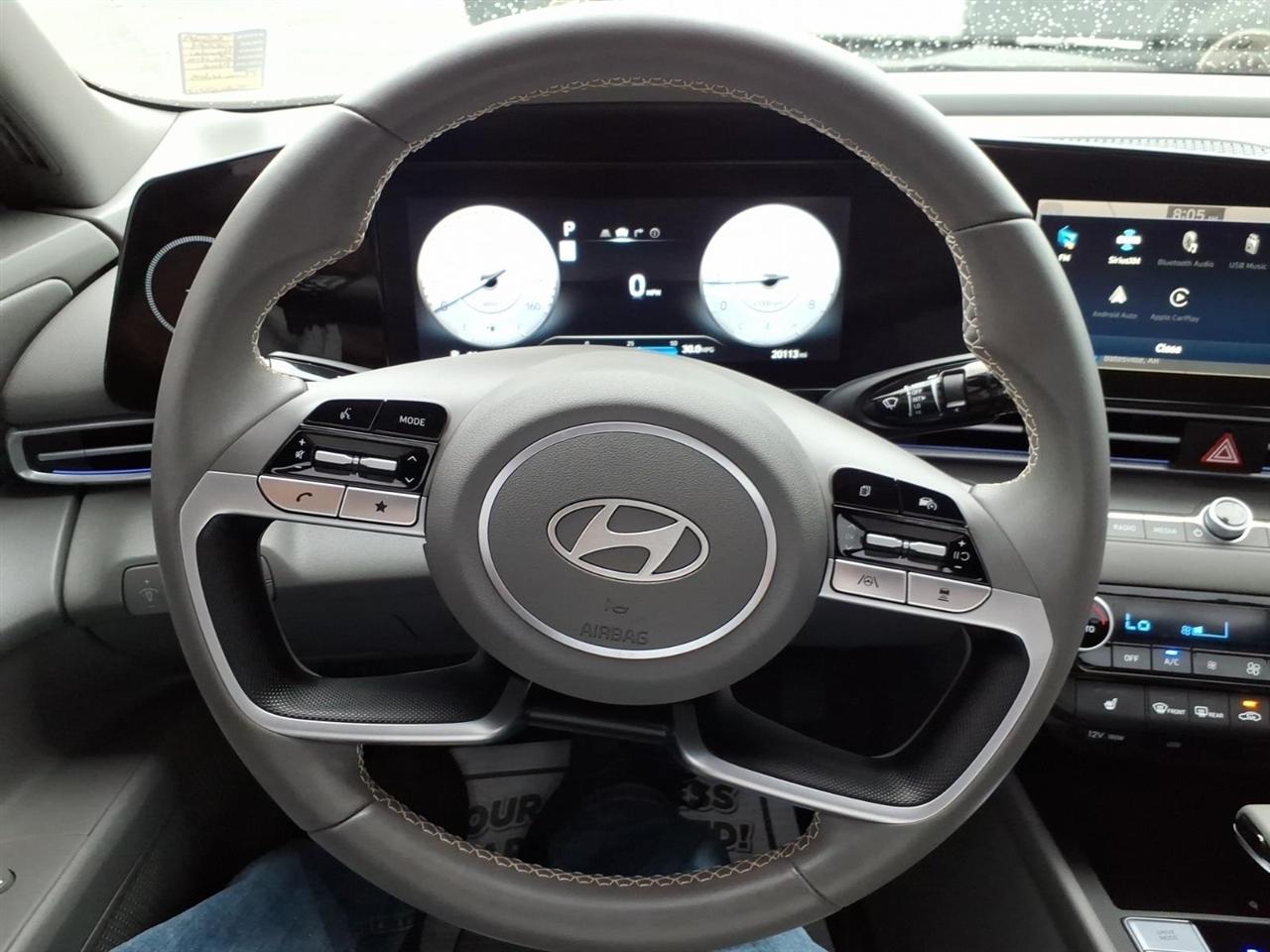 Hyundai Elantra  2024