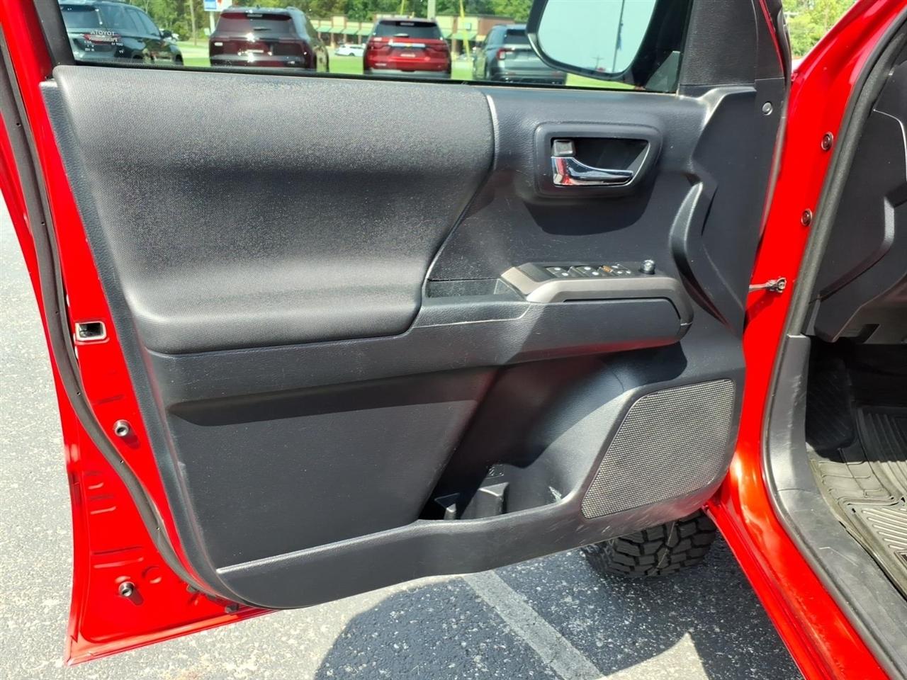 Toyota Tacoma 4WD  2019