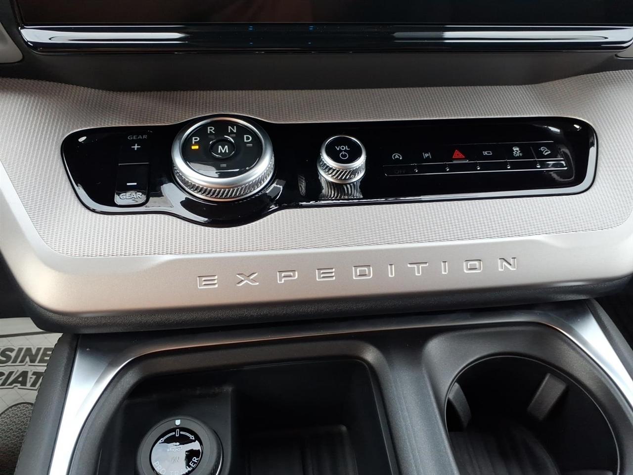 Ford Expedition Max  2027