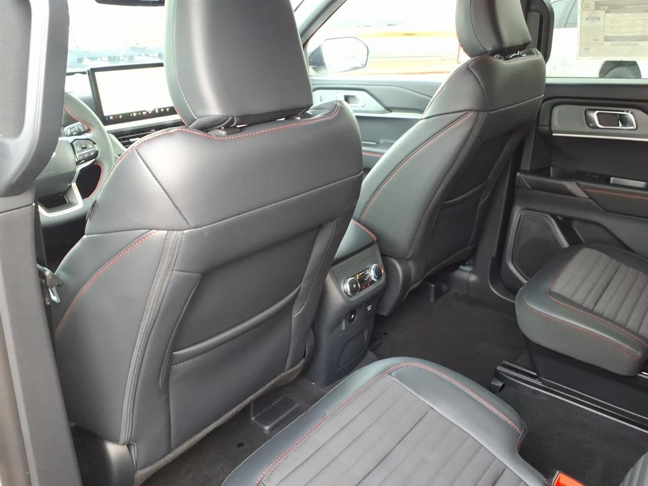 Ford Explorer  2026