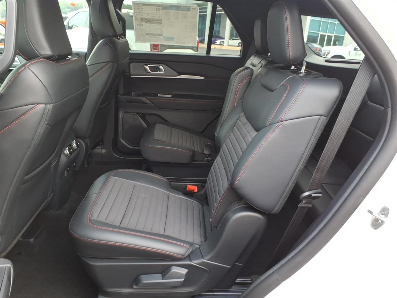 Ford Explorer  2026