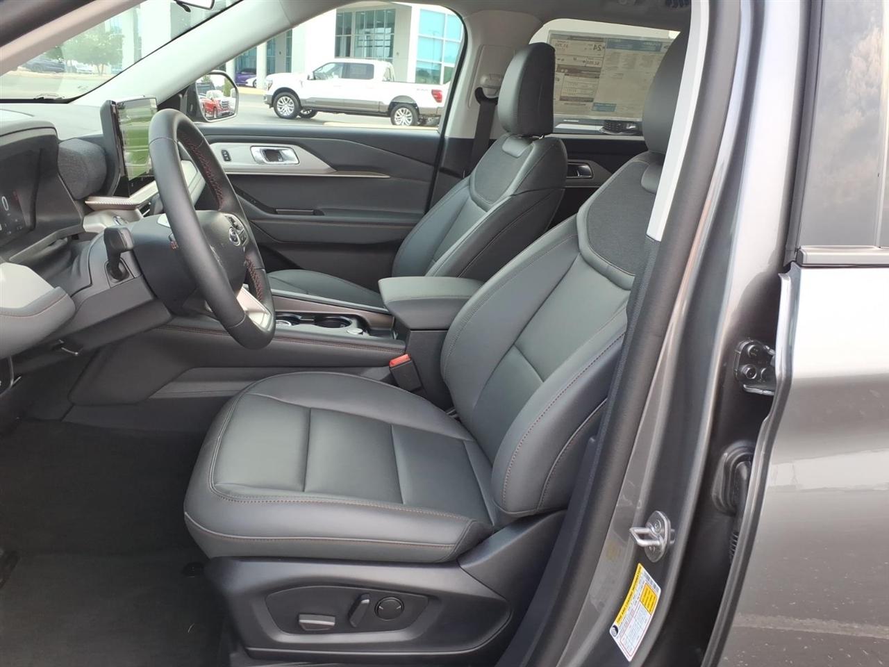Ford Explorer  2026