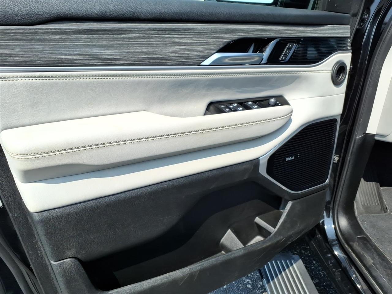 Jeep Wagoneer L  2024