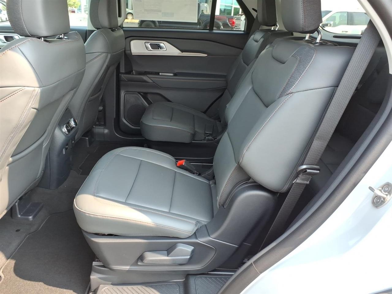 Ford Explorer  2026