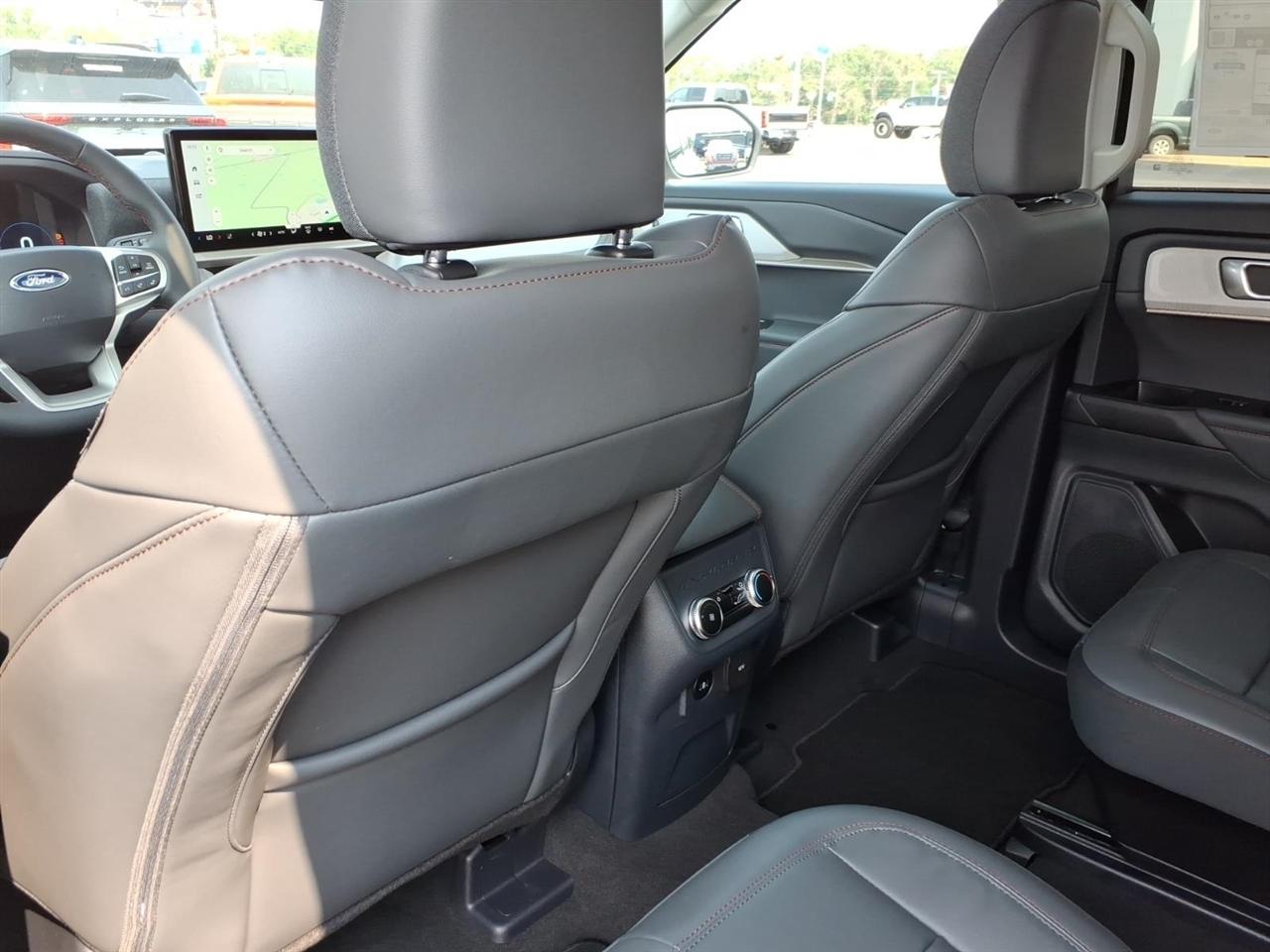 Ford Explorer  2026