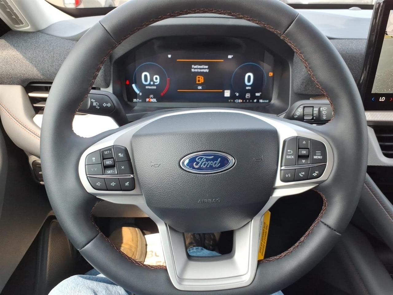 Ford Explorer  2026