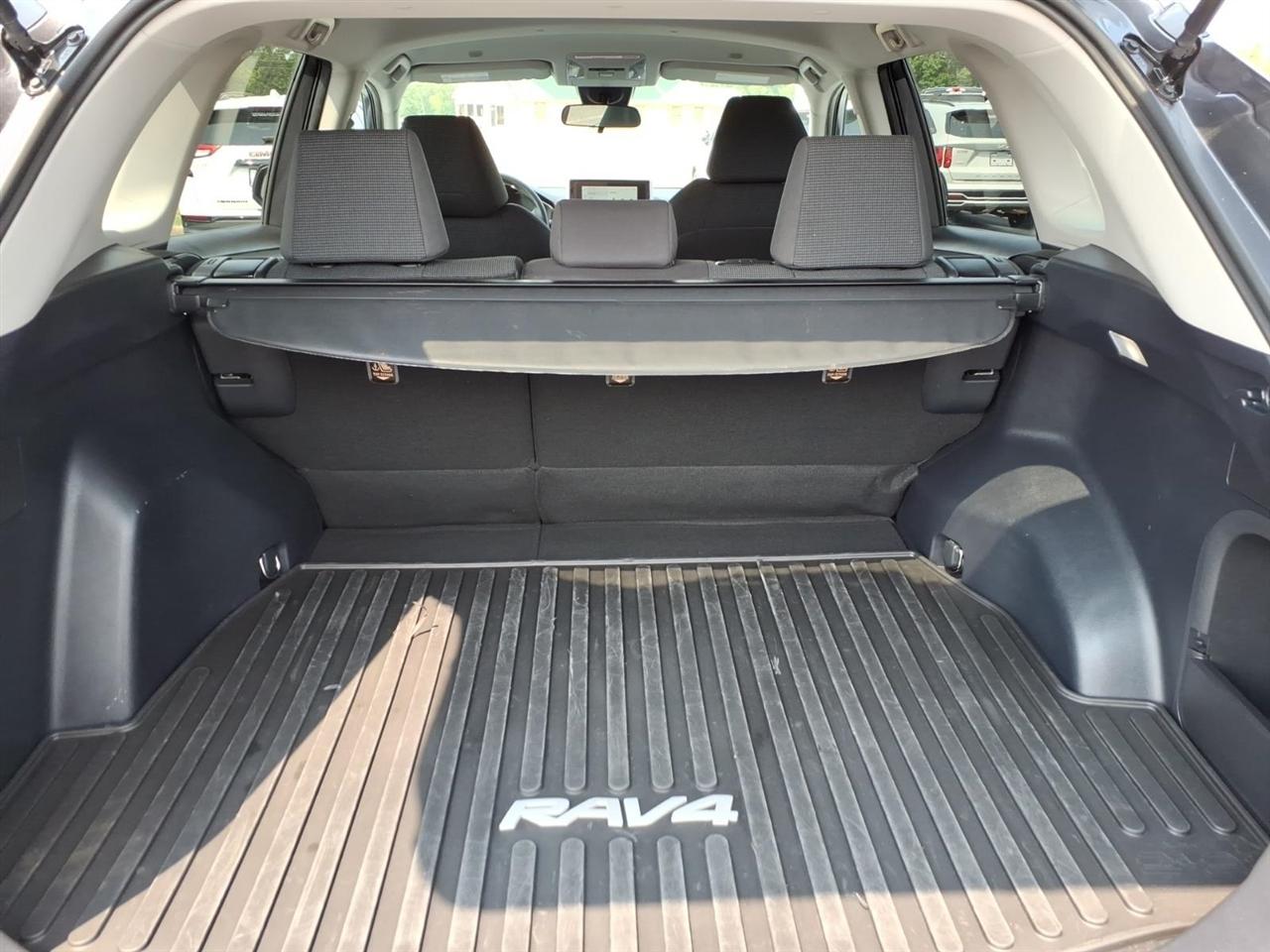 Toyota RAV4  2024