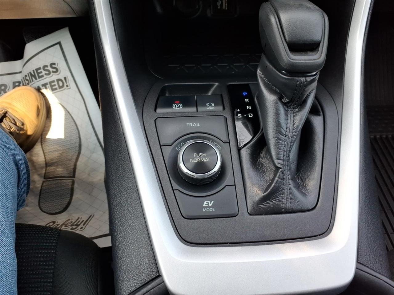 Toyota RAV4  2024