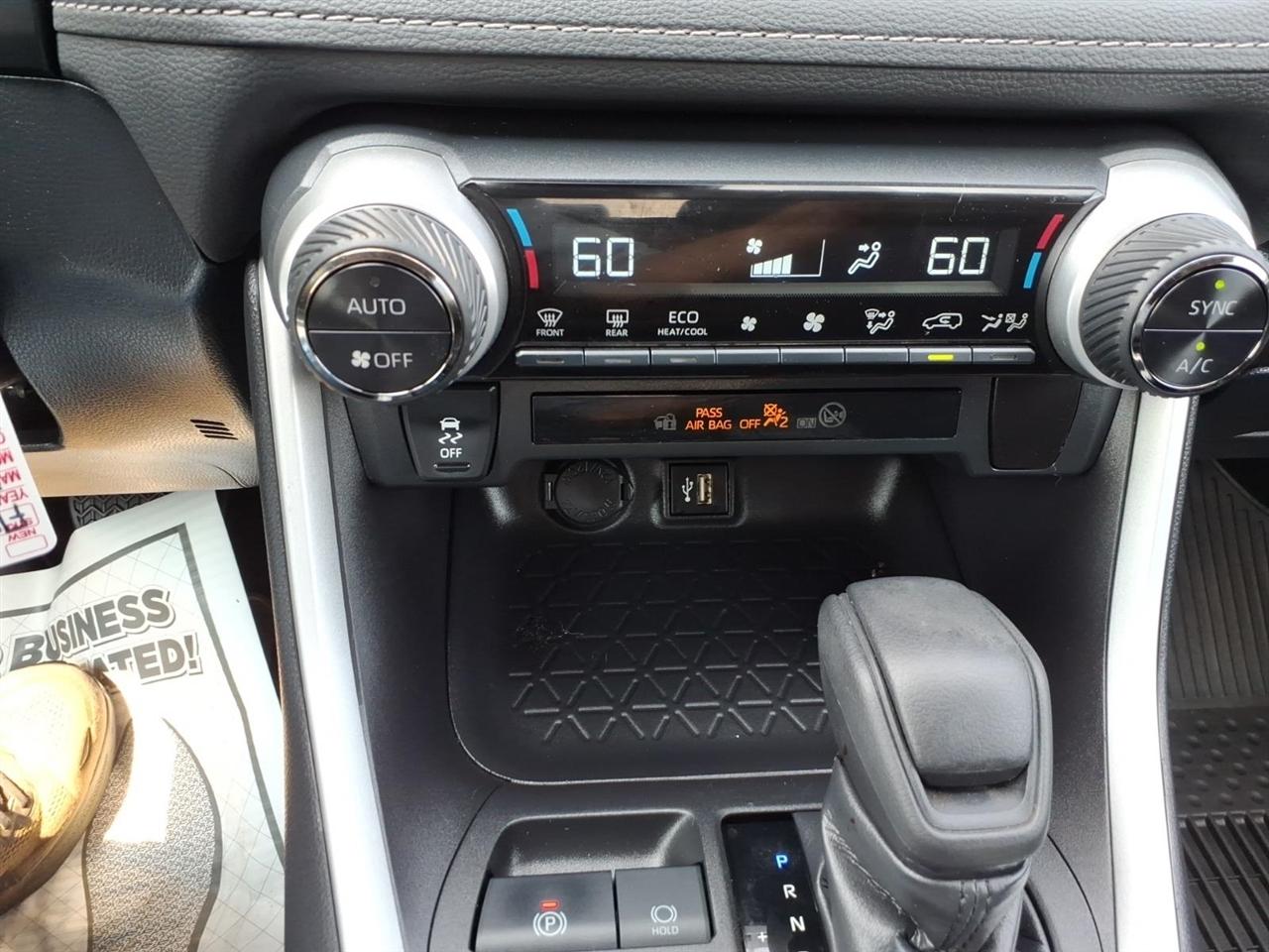 Toyota RAV4  2024