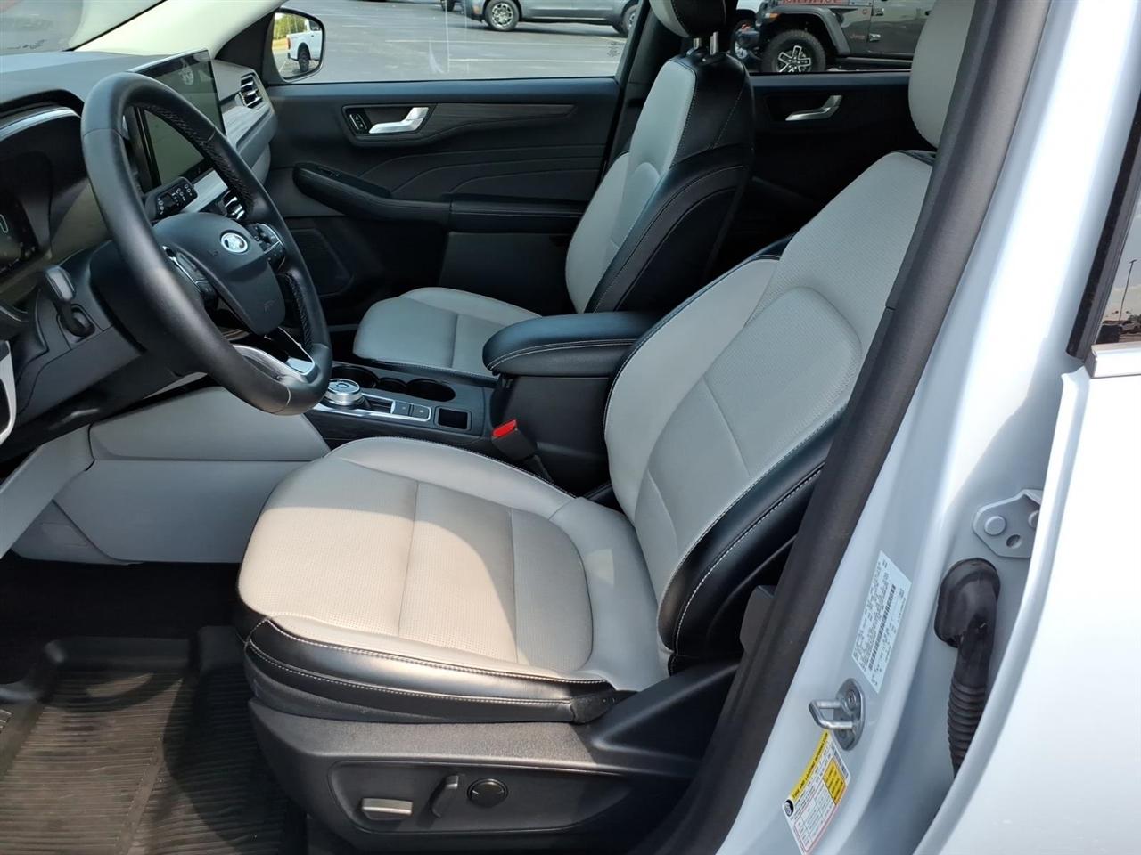 Ford Escape  2025