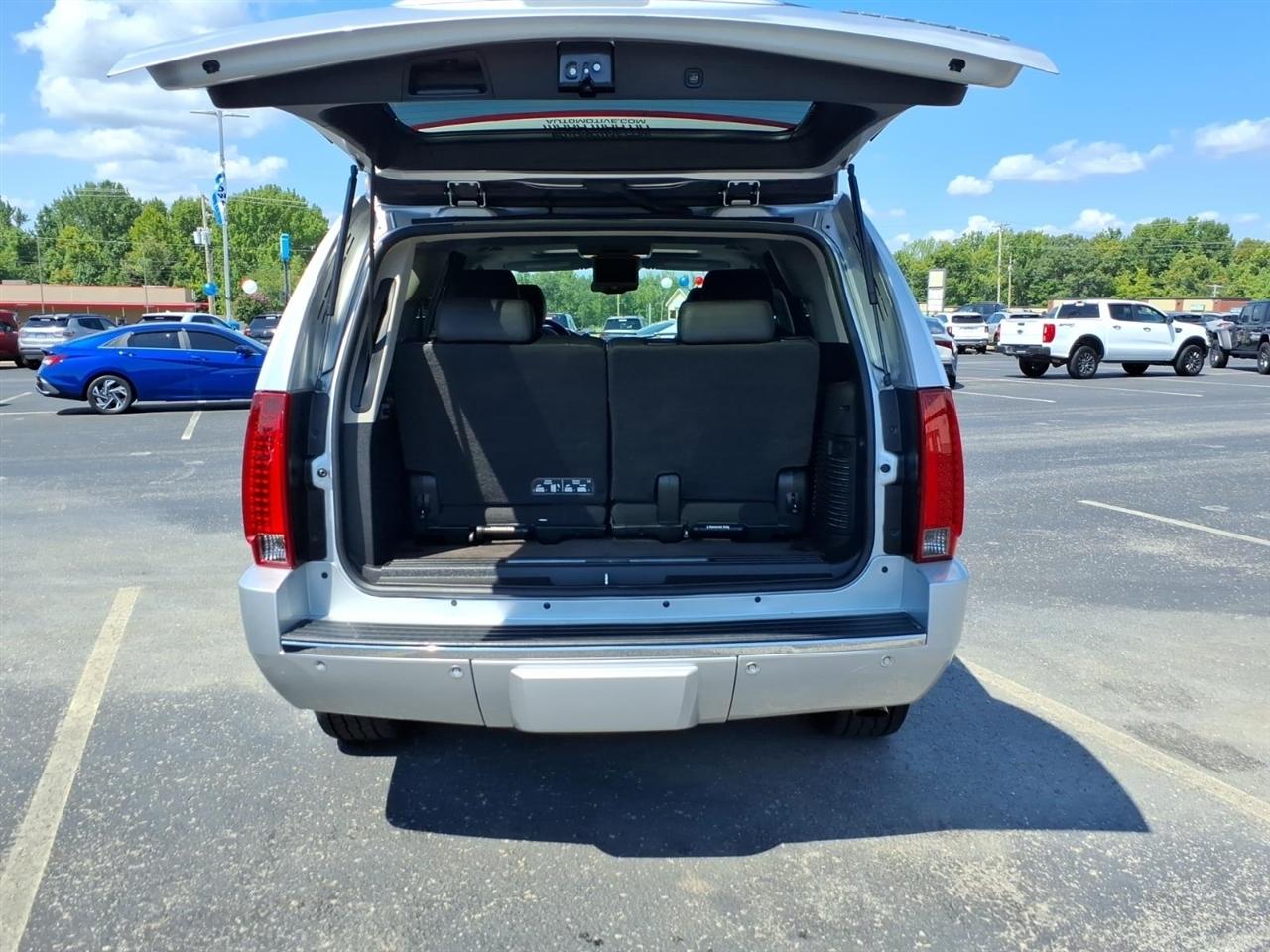 Cadillac Escalade  2014