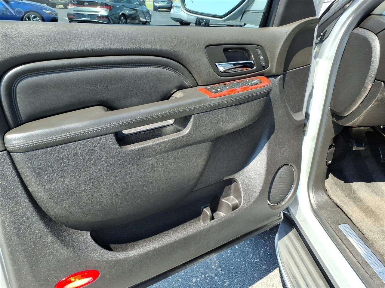 Cadillac Escalade  2014
