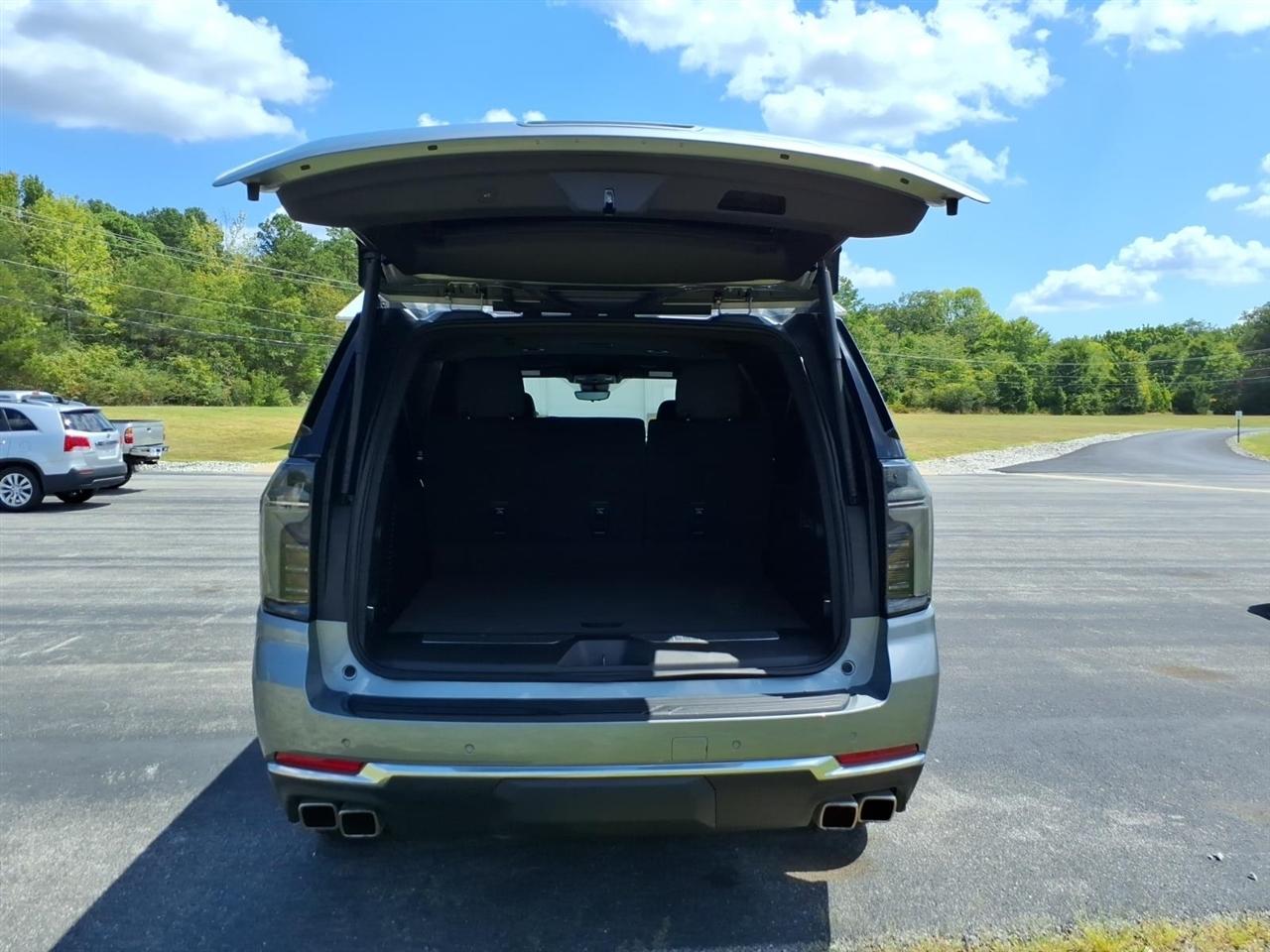 Chevrolet Suburban  2025