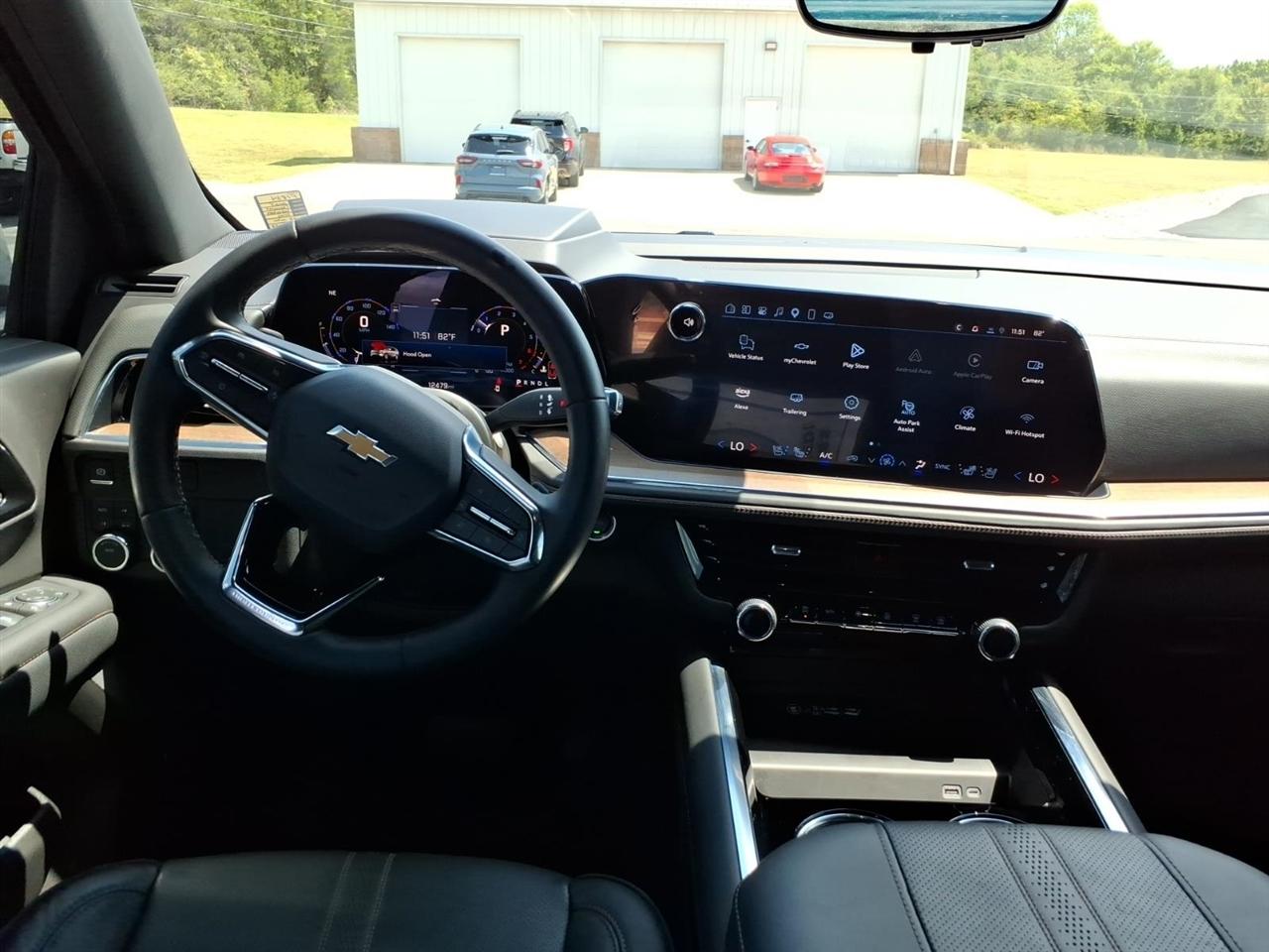 Chevrolet Suburban  2025