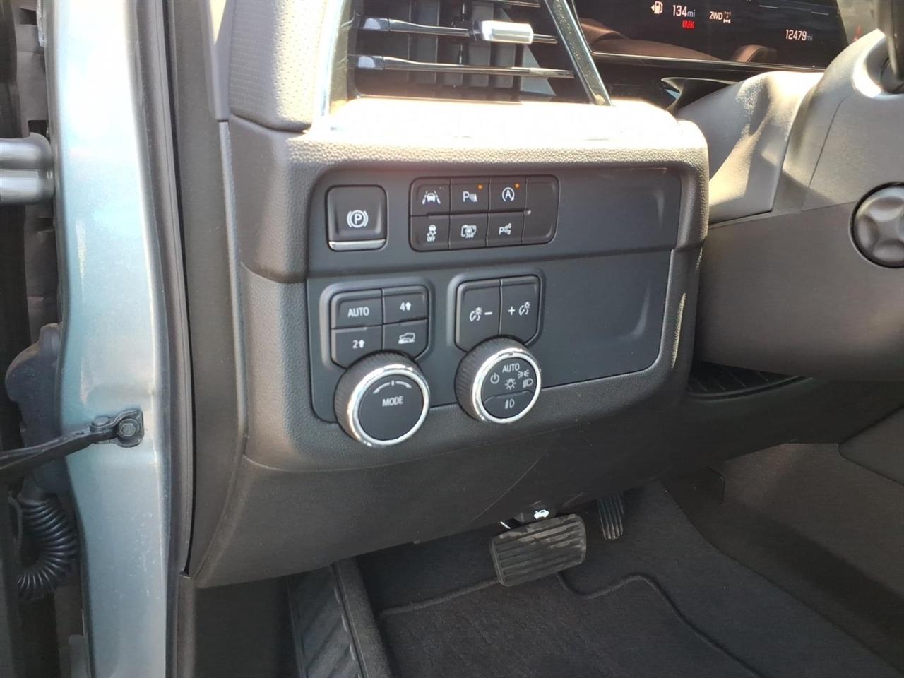 Chevrolet Suburban  2025