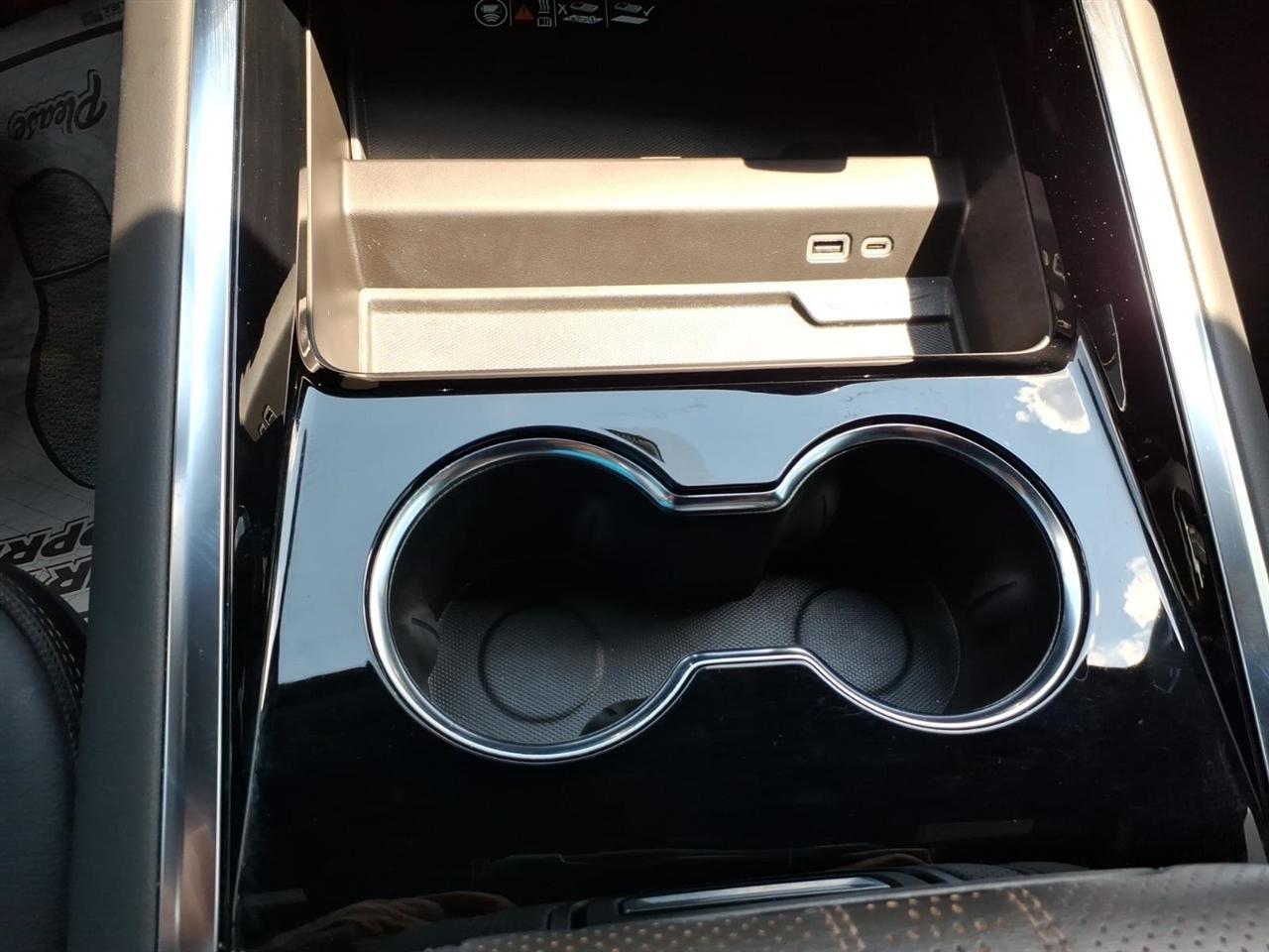 Chevrolet Suburban  2025