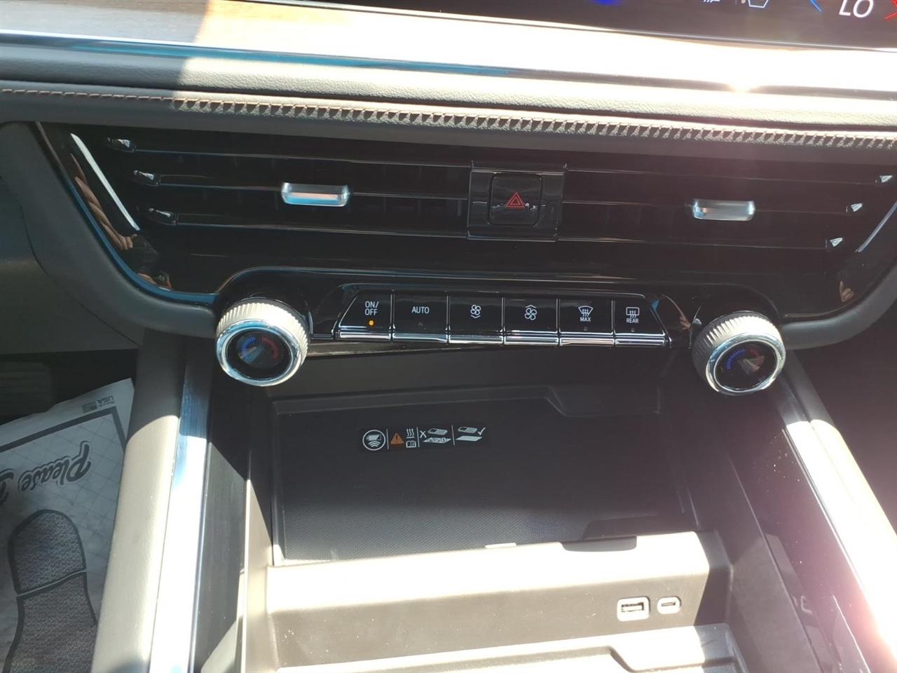 Chevrolet Suburban  2025