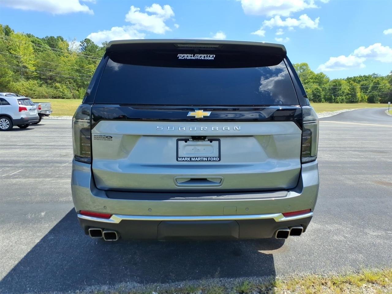 Chevrolet Suburban  2025