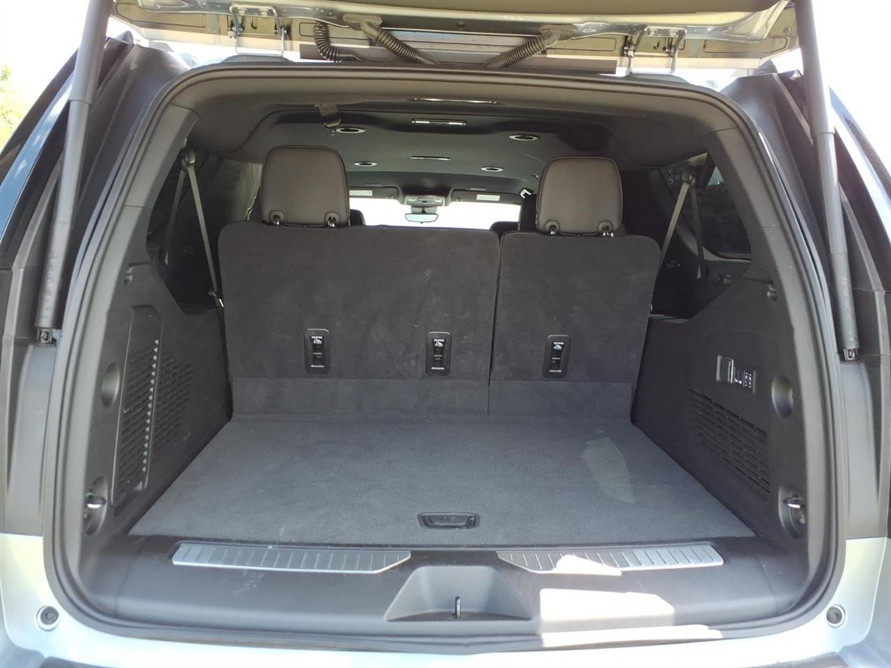 Chevrolet Suburban  2025